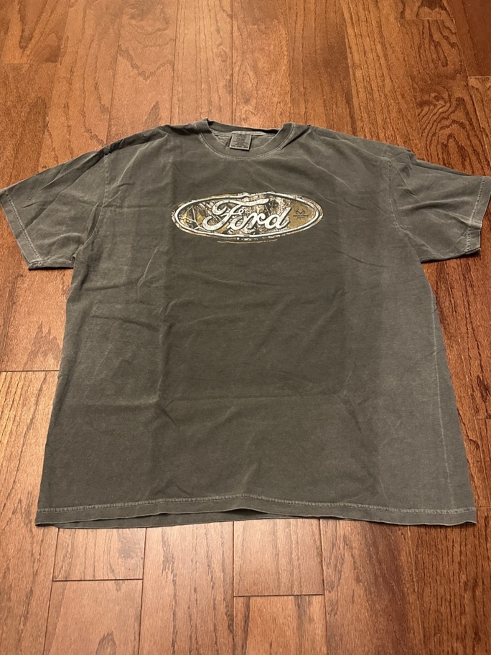 Ford Men's Vintage-Style Gray Graphic Logo Tee